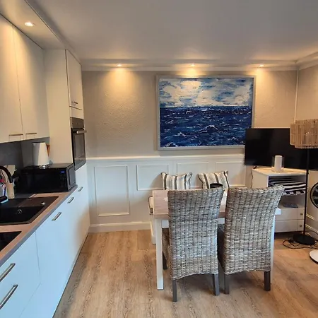 Appartement & Breeze Mit Terrasse Scharbeutz